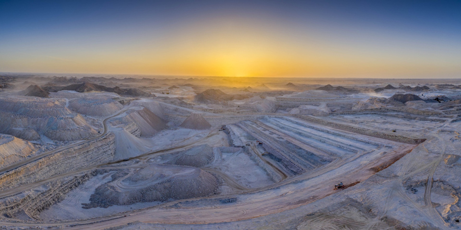 Oman Ministry of Energy and MDO sign 12 mining concession agreements