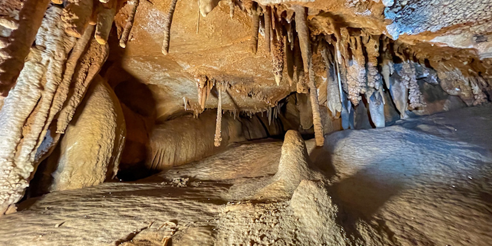 Omani cave exploration team documents a cave in Al Jabal Al Akhdar