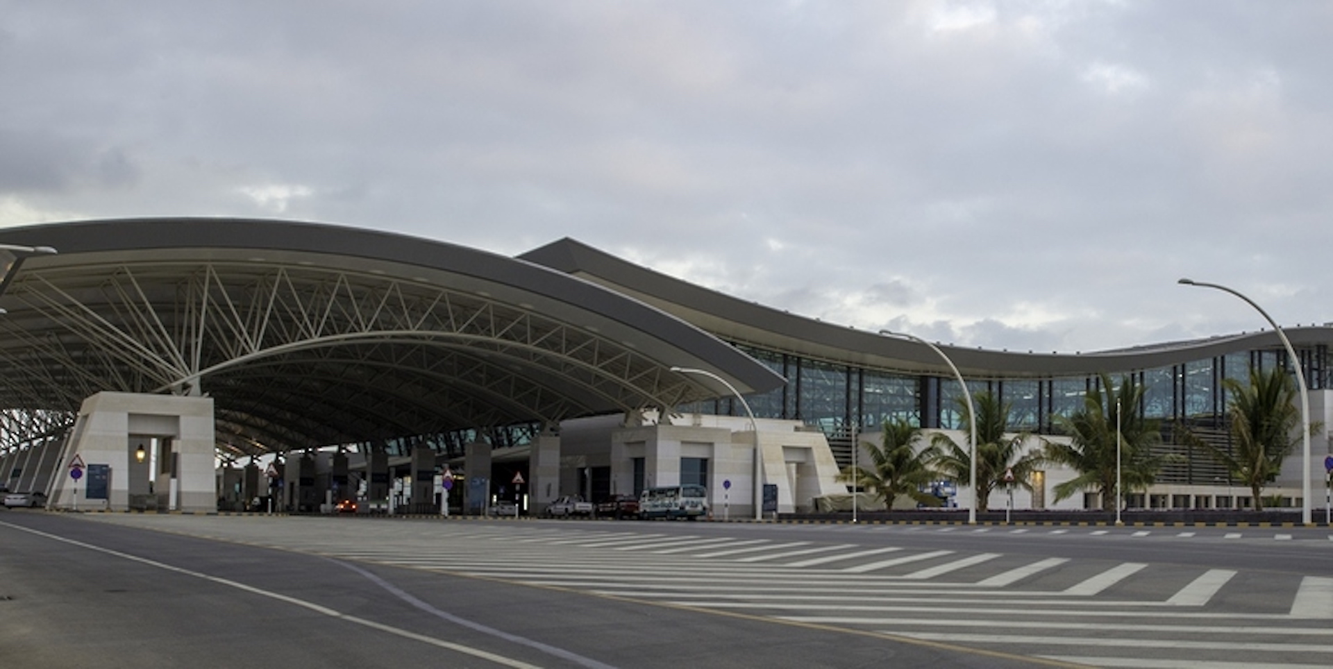 Salalah Airport receives two international awards