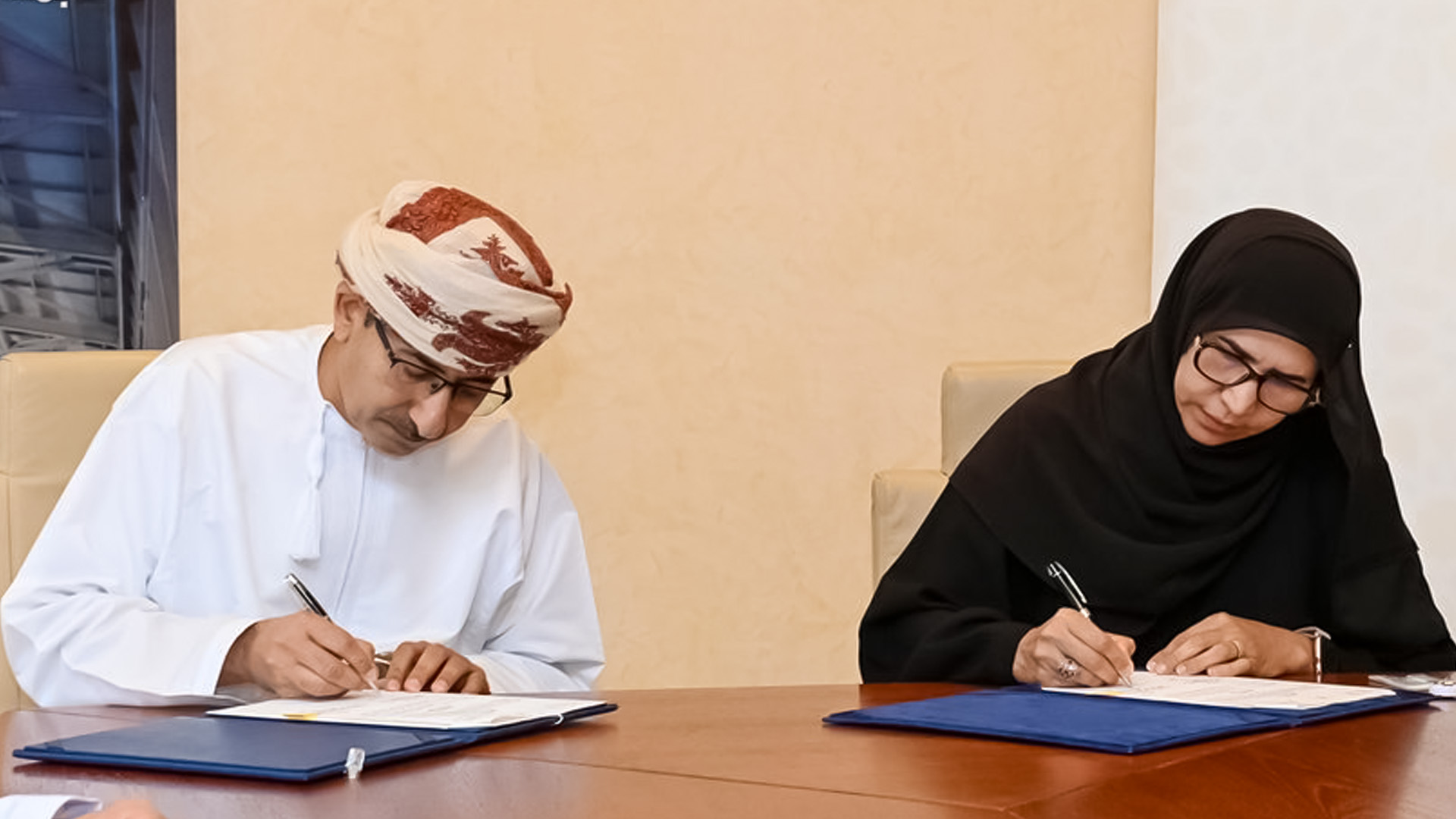 Oman Ministry of Higher Education inks agreement to develop Vocational Colleges